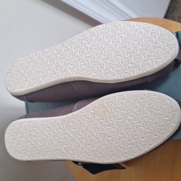 TOMS Women Slip-On Loafers - Ash Canvas Size 6 - Picture 7 of 8